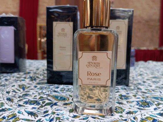 Parfum ROSE Extrait De Parfume 50 ml, Parfum floreal oriental miks, parfum me arome Shafran, parfum me arome Trendafil Damasku, parfum me arome Patchuli, parfum me arome Akord Qelibari, parfum me arome Nota drunore 